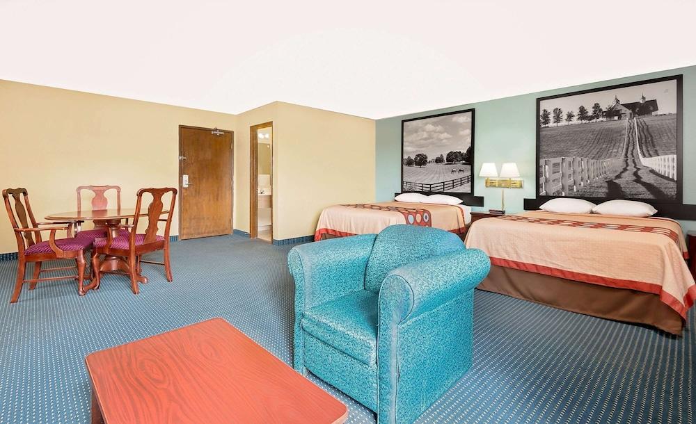 Super 8 By Wyndham Somerset Exteriér fotografie