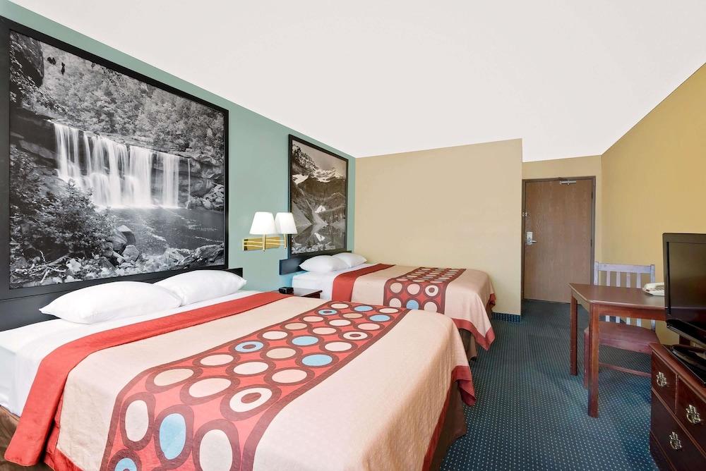 Super 8 By Wyndham Somerset Exteriér fotografie