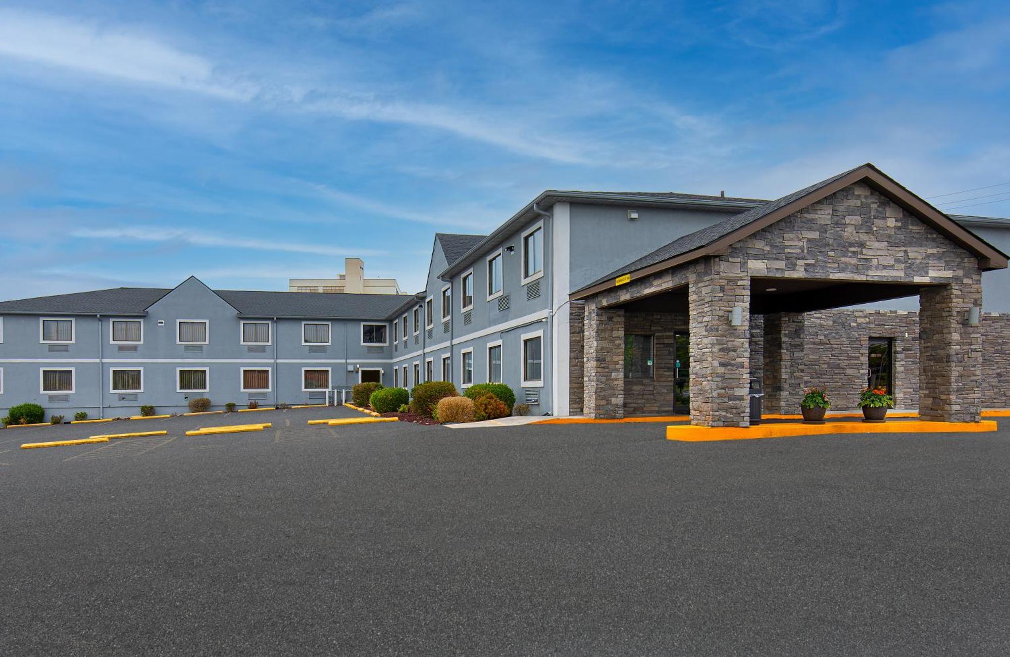 Super 8 By Wyndham Somerset Exteriér fotografie